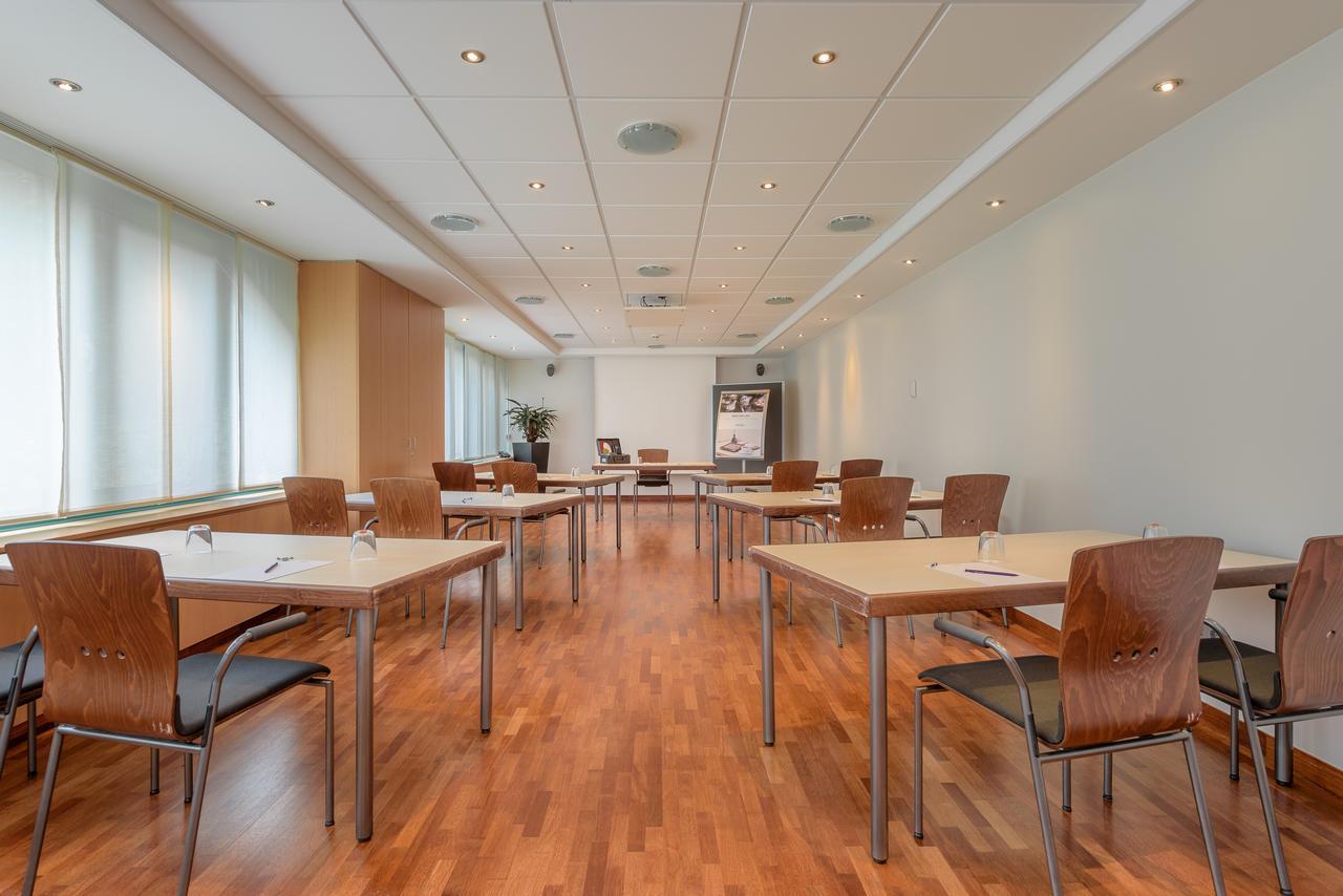 Congress Hotel Mercure Nuernberg An Der Messe Buitenkant foto